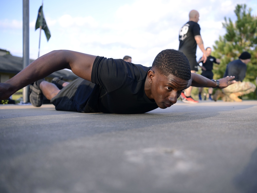 USAJFKSWCS Soldiers Compete in Commander's Cup