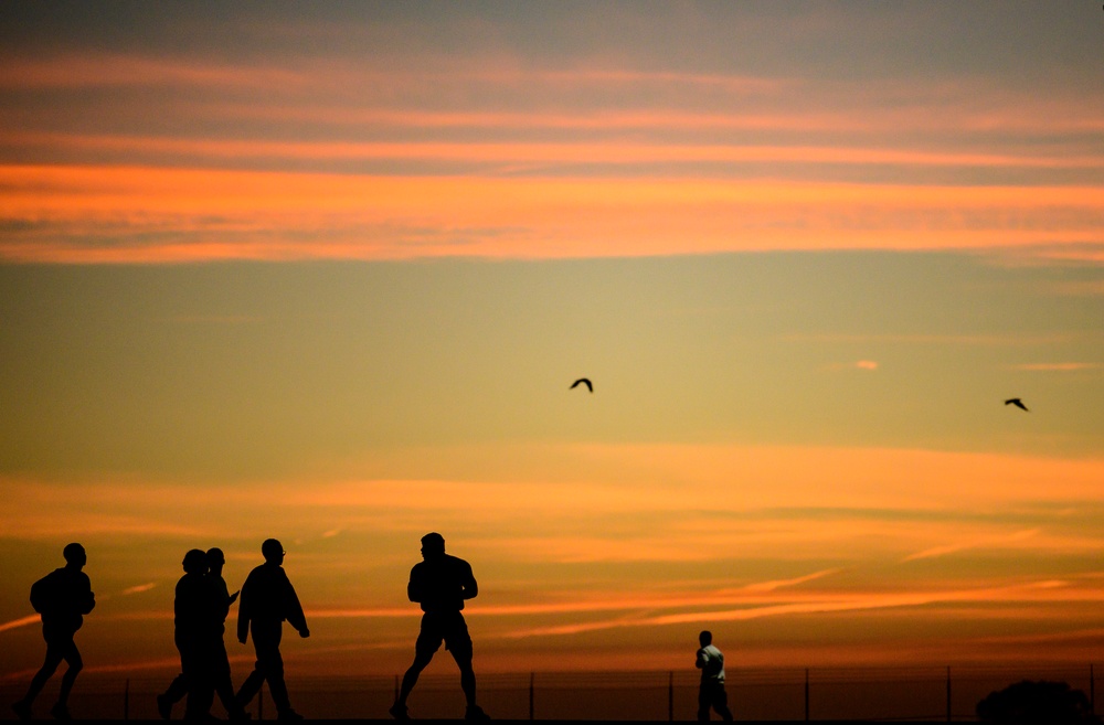 Airmen workout at Travis AFB, PT assessments pushed to Jan. 2021