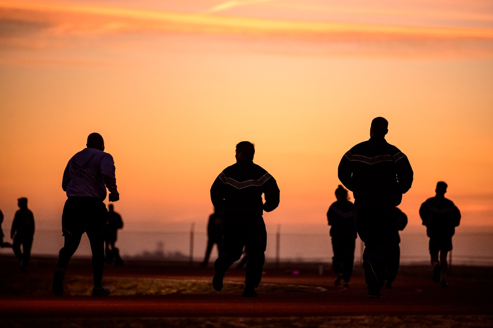 Airmen workout at Travis AFB, PT assessments pushed to Jan. 2021