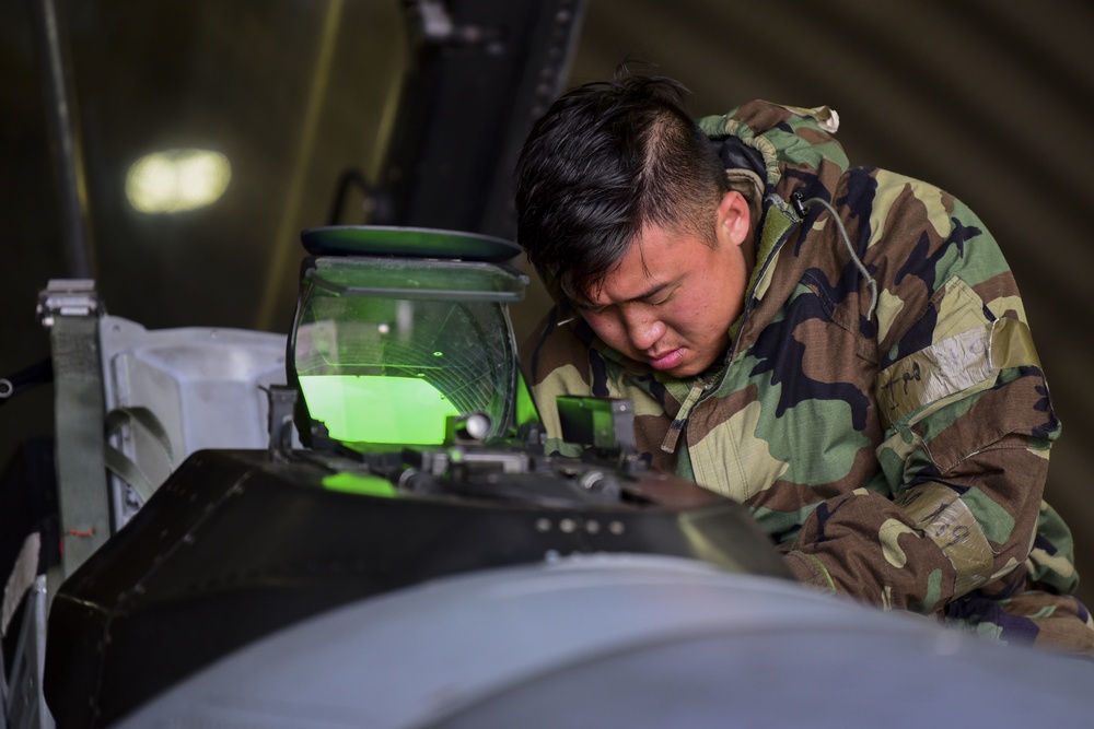 DVIDS - Images - 80th AMU inspect and refuel during routine training ...