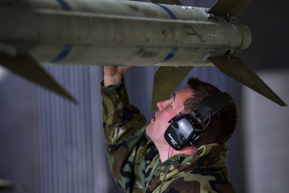 80th AMU inspect and refuel during routine training