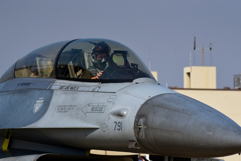 80th AMU inspect and refuel during routine training