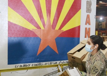 Ariziona National Guard Members Help at Food Bank in Yuma Ariz.