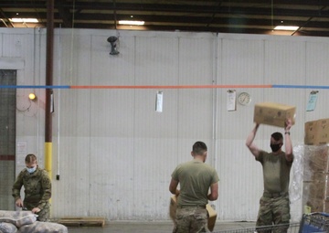 Ariziona National Guard Members Help at Food Bank in Yuma Ariz.