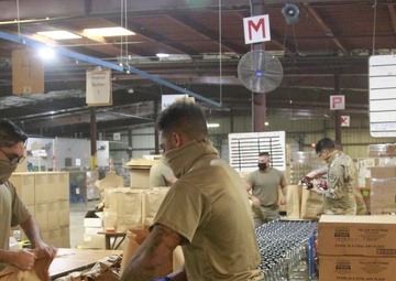 Ariziona National Guard Members Help at Food Bank in Yuma Ariz.