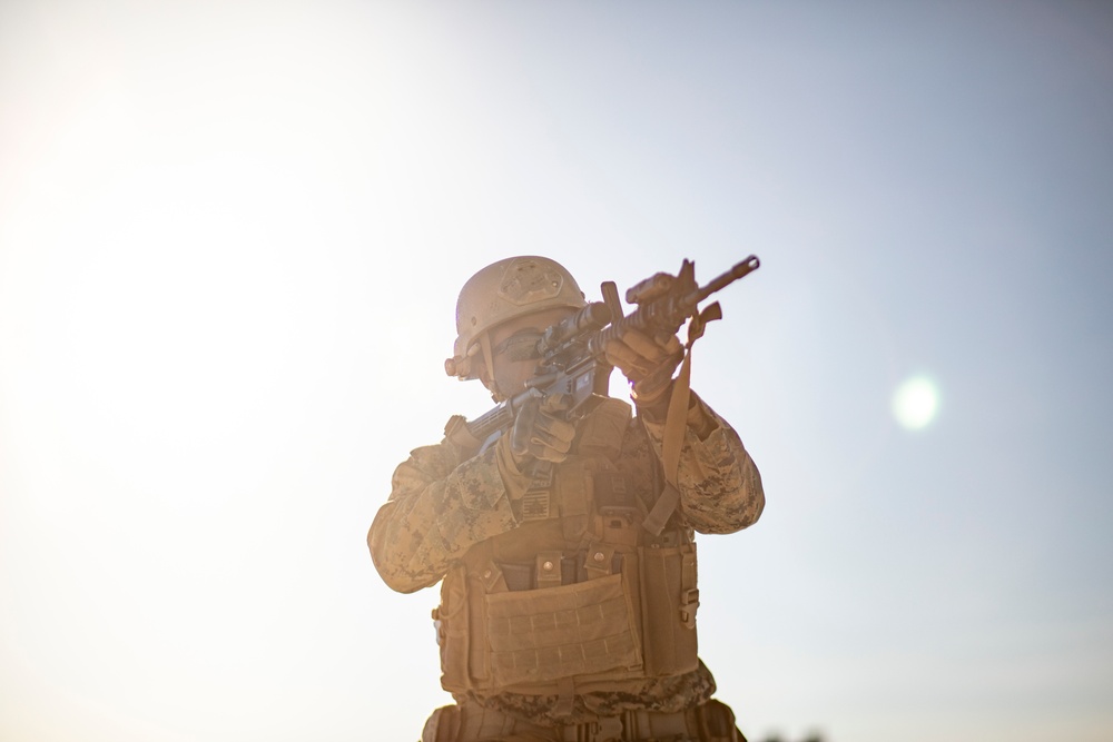 1st ANGLICO, 3rd Special Forces Group (Airborne) train to raid a simulated target