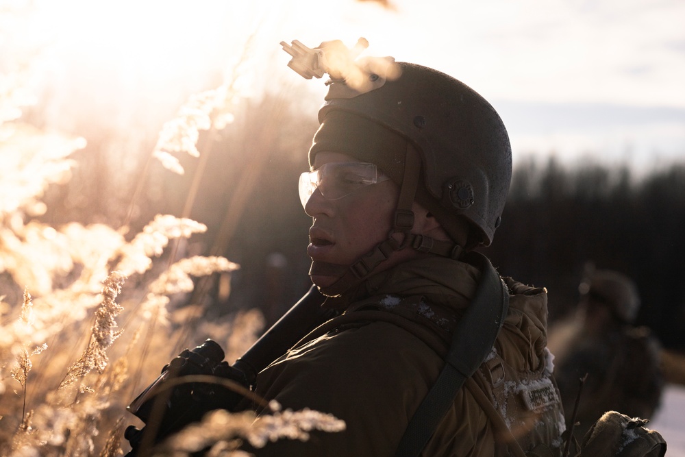 1st ANGLICO, 3rd Special Forces Group (Airborne) train to raid a simulated target