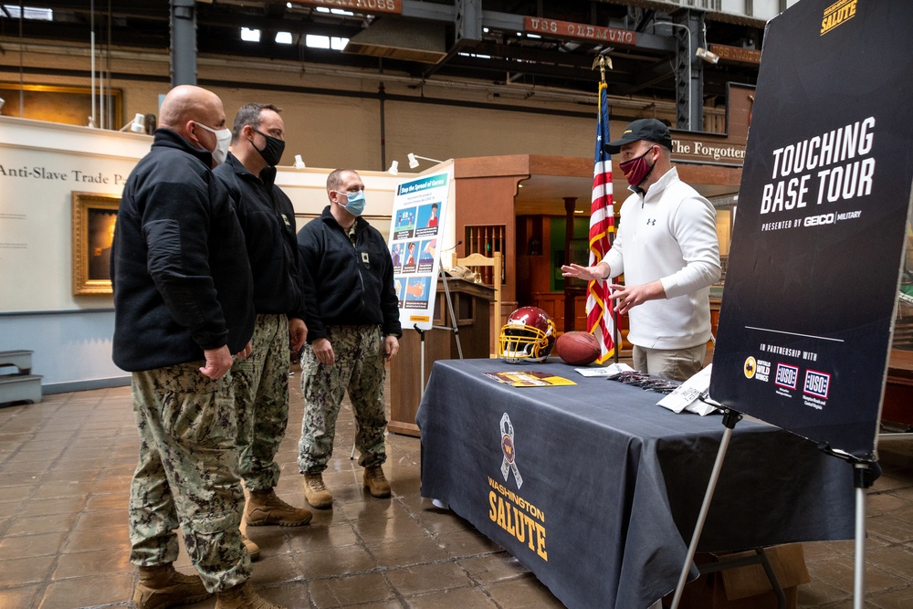 DVIDS - Images - Representatives from Washington Football Team distributed  appreciation packages to service members onboard Washington Navy Yard.  [Image 10 of 20]