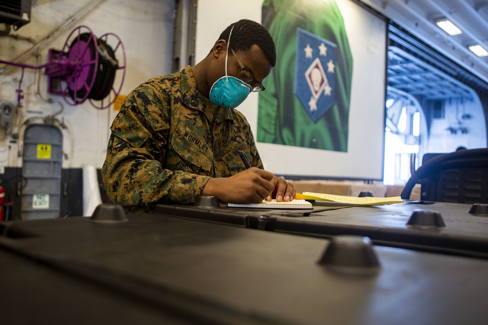 15th MEU DLC receives packages aboard USS Makin Island