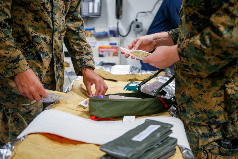 Makin Island ARG, 15th MEU Sailors participate in mass casualty drill Makin Island ARG, 15th MEU Sailors participate in mass casualty drill