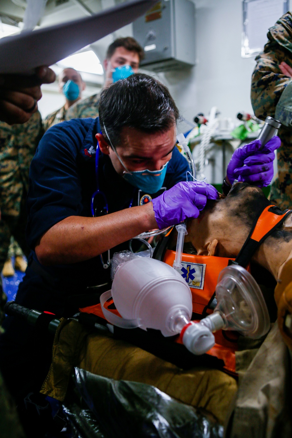 Makin Island ARG, 15th MEU Sailors participate in mass casualty drill Makin Island ARG, 15th MEU Sailors participate in mass casualty drill