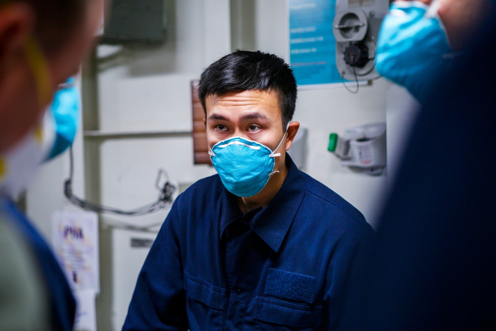 Makin Island ARG, 15th MEU Sailors participate in mass casualty drill Makin Island ARG, 15th MEU Sailors participate in mass casualty drill