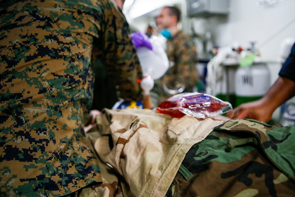 Makin Island ARG, 15th MEU Sailors participate in mass casualty drill Makin Island ARG, 15th MEU Sailors participate in mass casualty drill