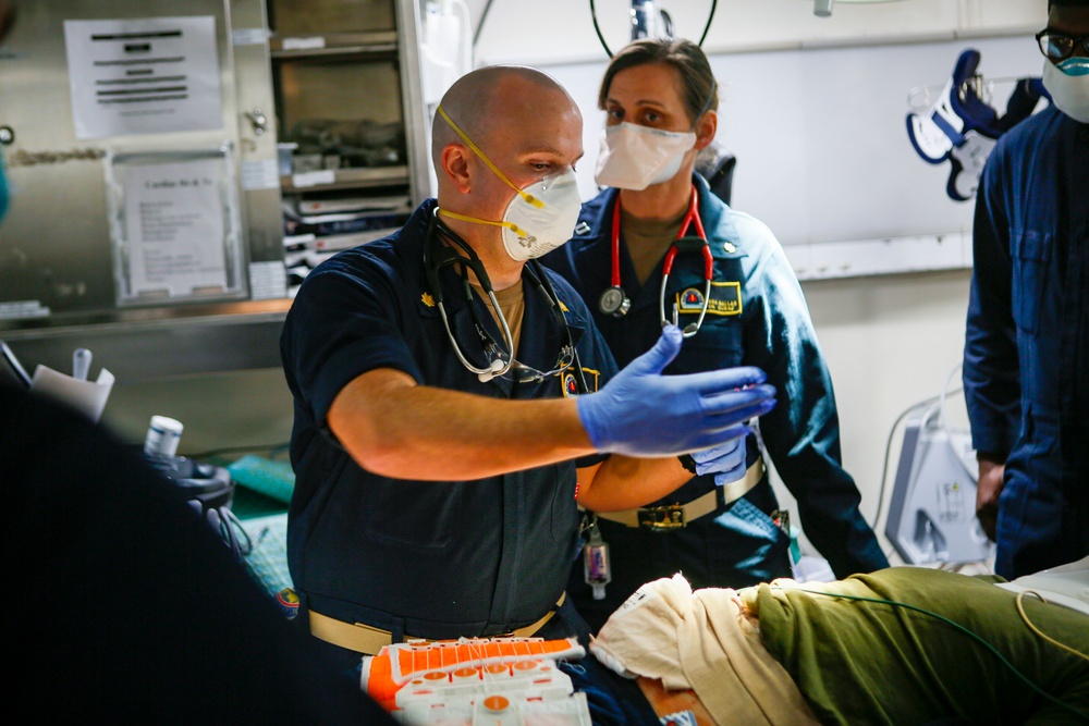 Makin Island ARG, 15th MEU Sailors participate in mass casualty drill Makin Island ARG, 15th MEU Sailors participate in mass casualty drill