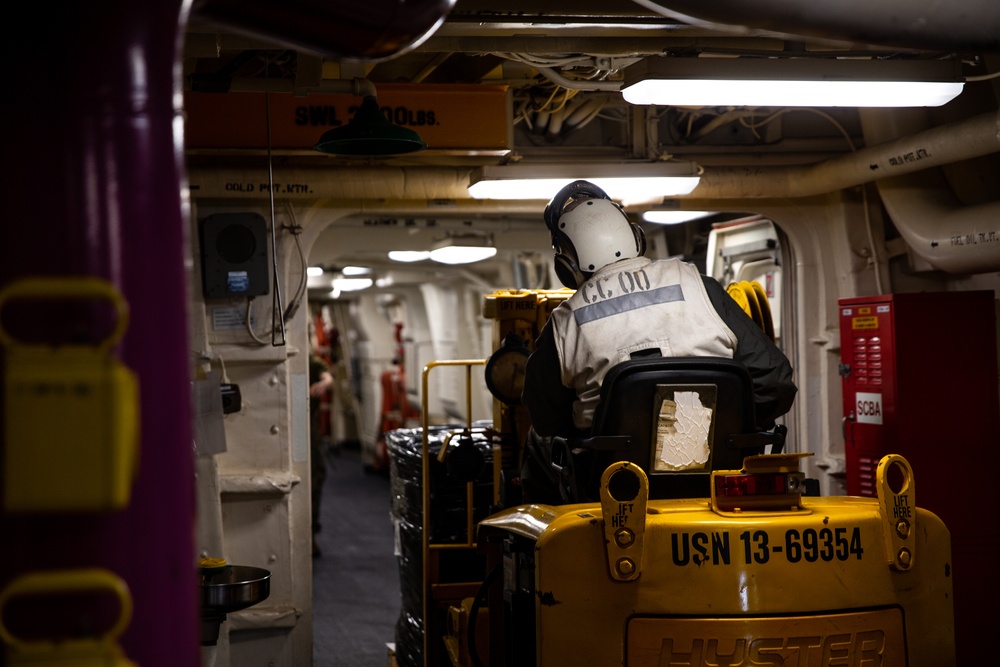 USNS Guadalupe replenishes USS Somerset while underway