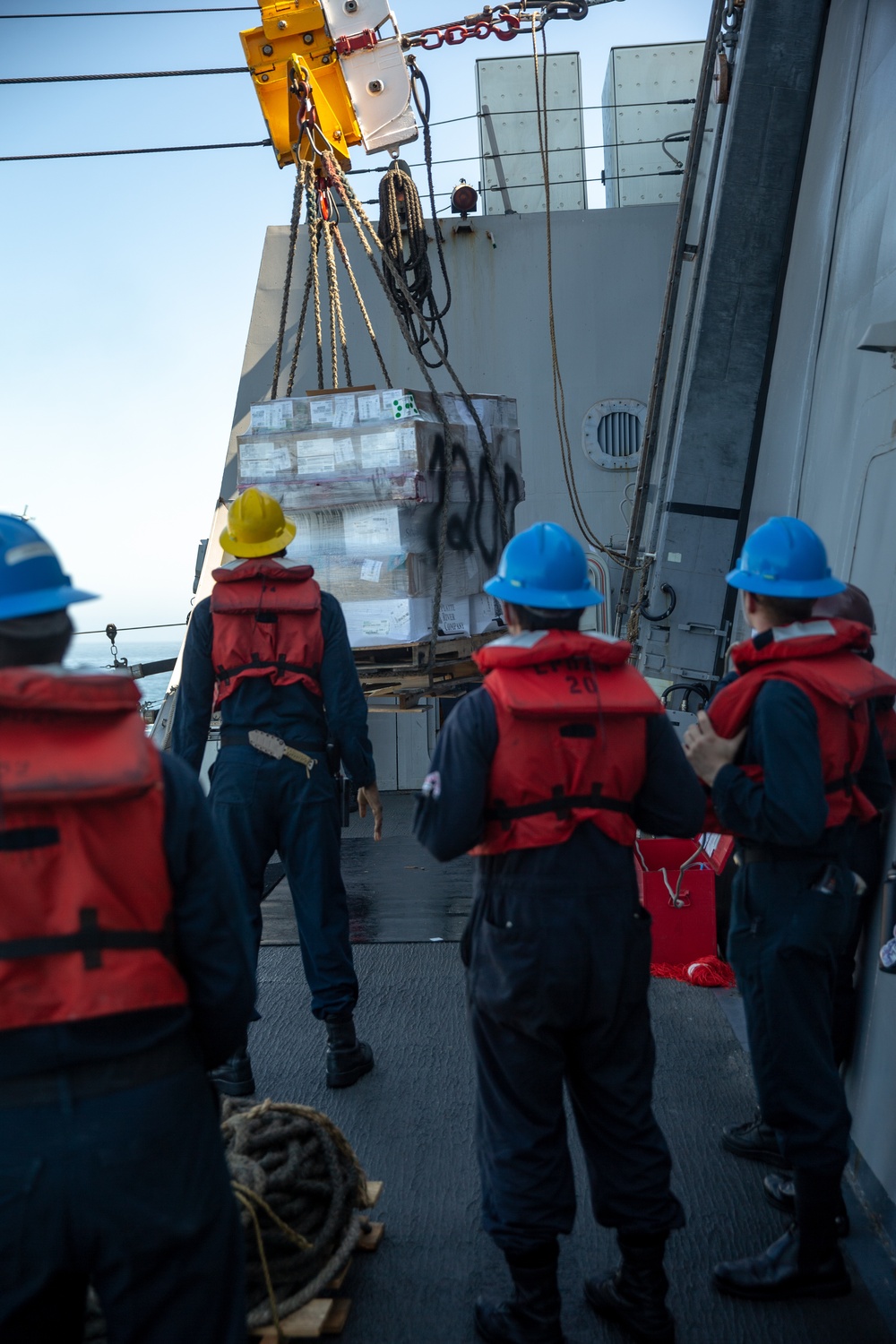 USNS Guadalupe replenishes USS Somerset while underway