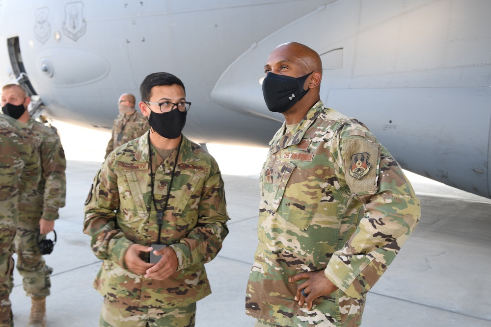 AUAB command chief visits 8th EAMS Airmen