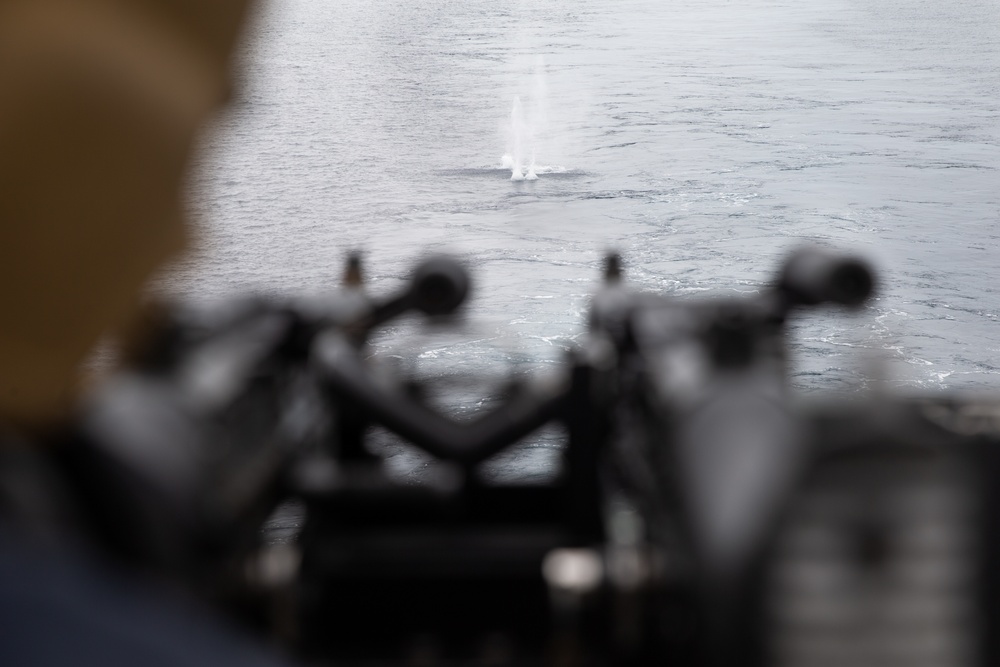 USS Somerset Sailors maintain M240B machine gun proficiency