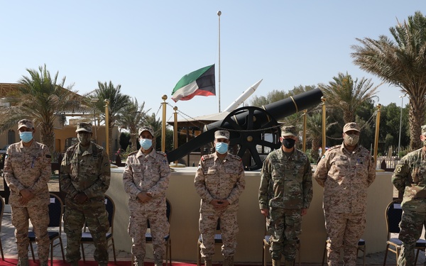 42nd ID Commander Meets KLF Field Artillery Regimental Commander