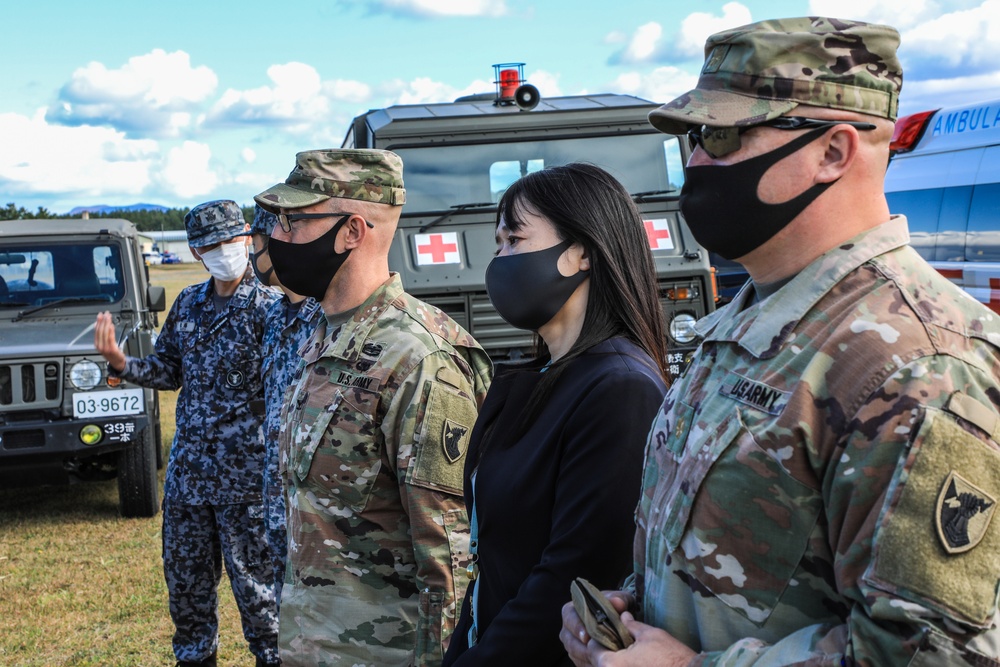 Air Defense Soldiers conduct bilateral MEDEVAC training during Keen Sword 21