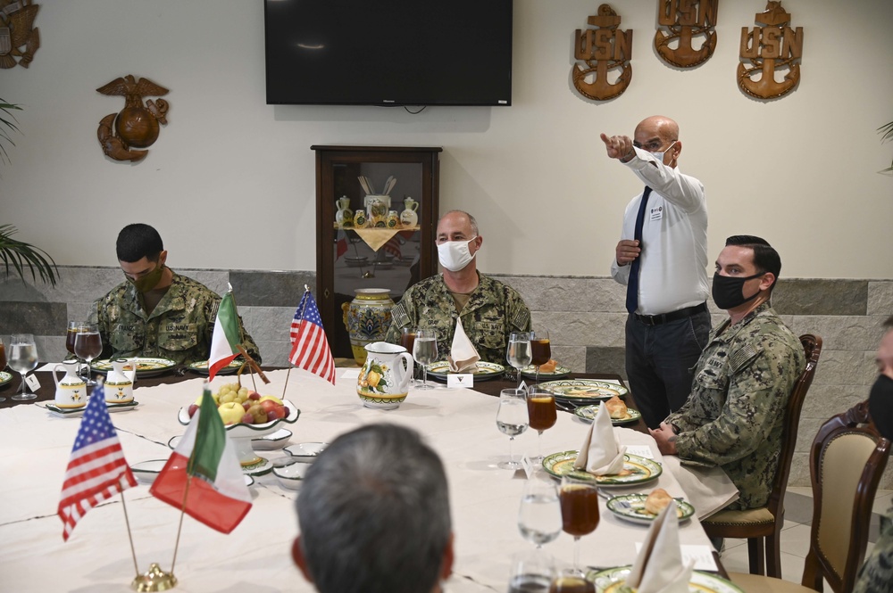 Commander, Navy Region EURAFCENT visits NAS Sigonella