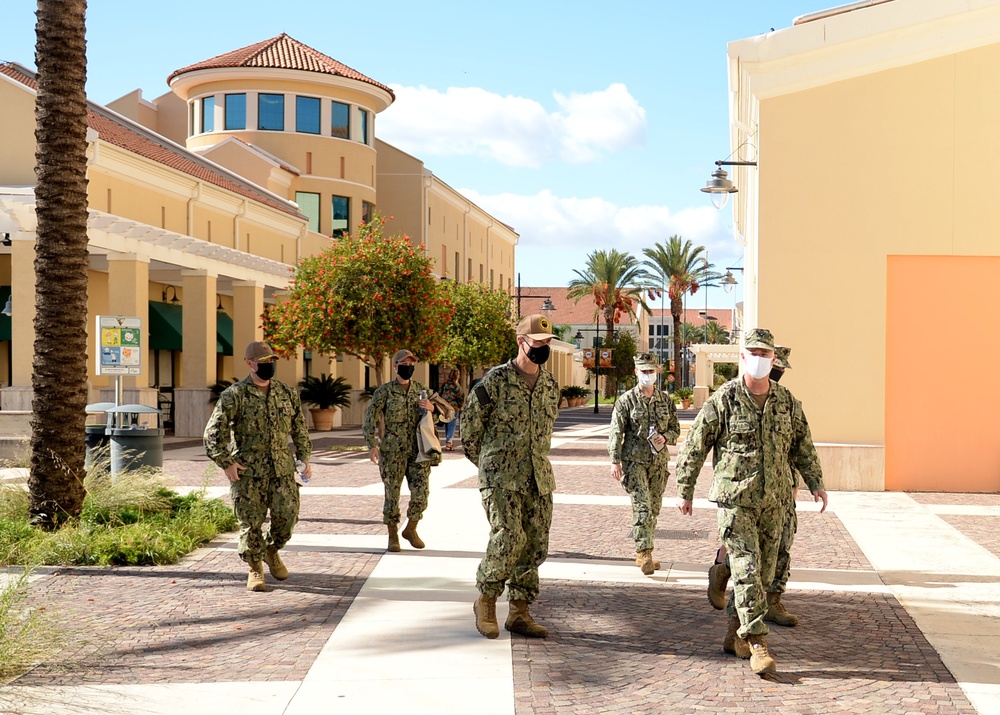 Commander, Navy Region EURAFCENT visits NAS Sigonella