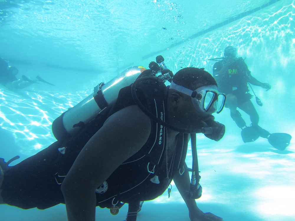 SRU Soldiers discover the benefits of scuba
