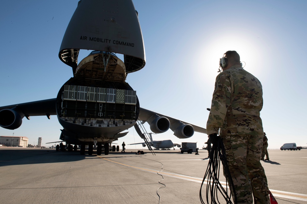 60th AES train on C-5M Super Galaxy