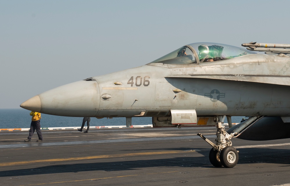 Aircraft Taxis on Flight Deck