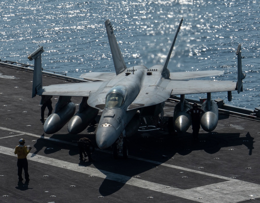 Sailors Secure F/A-18E Super Hornet