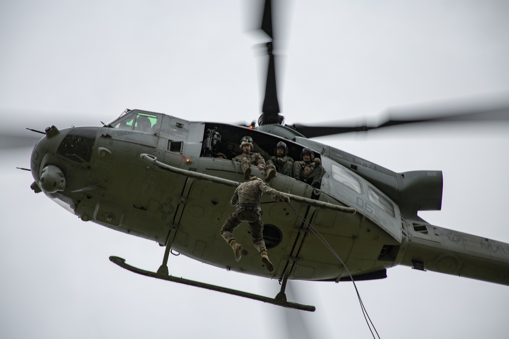 Special Patrol Insertion/Extraction and Helicopter Rappel Training