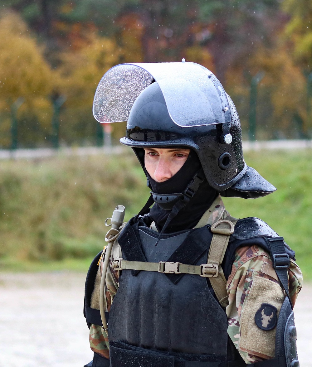 Iowa cavalry Soldier conducts riot training