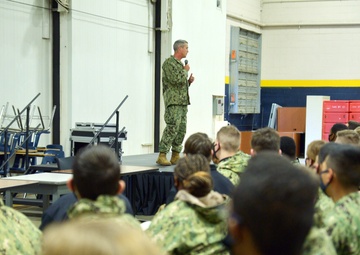 NETC Commander Tours TSC, CEODD, SWESC and CSCSU Great Lakes