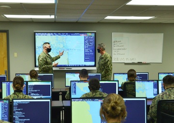 NETC Commander Tours TSC, CEODD, SWESC and CSCSU Great Lakes