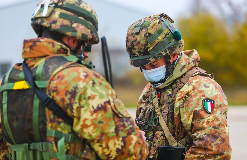 Italian Soldiers conduct Joint Patrol training during KFOR28