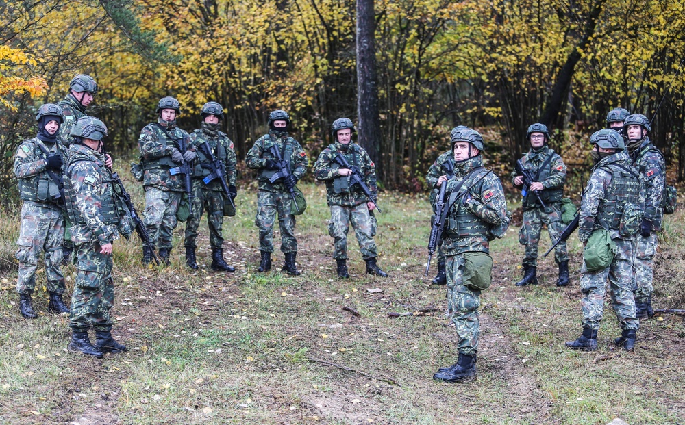 Albanian soldiers training during KFOR28
