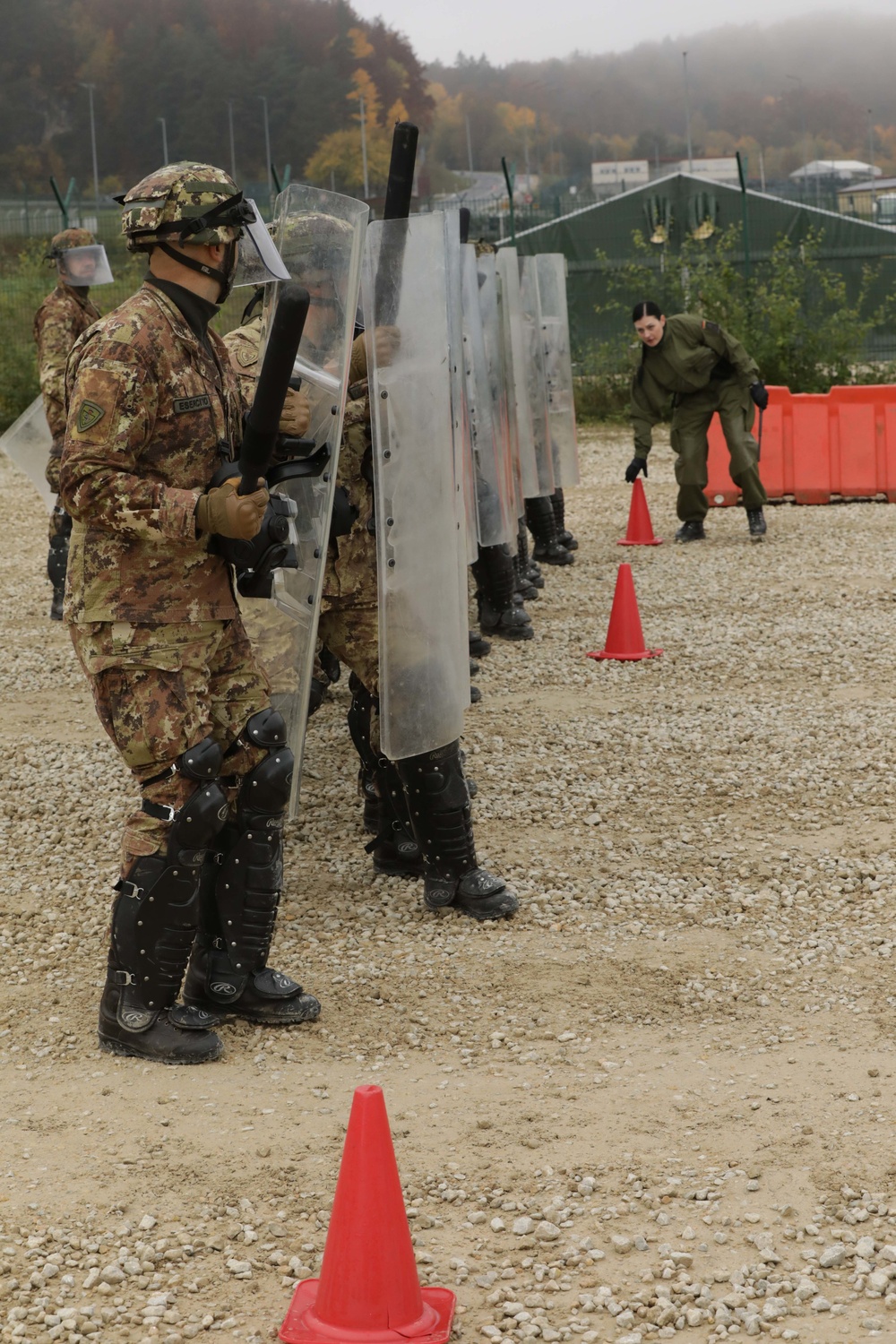 Italian Soldiers conduct crowd control training during KFOR28