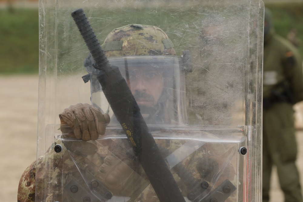 Italian Soldiers conduct crowd control training during KFOR28