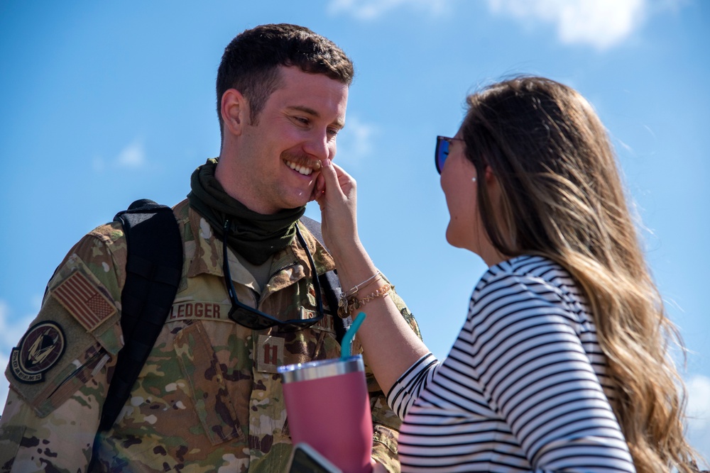 21 Airmen of the 50th EARS return home from Al Udeid