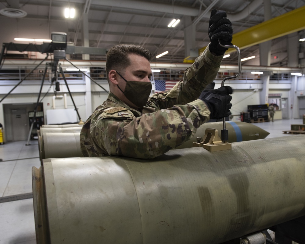 366th MUNS conducts bomb build training during immersion tour