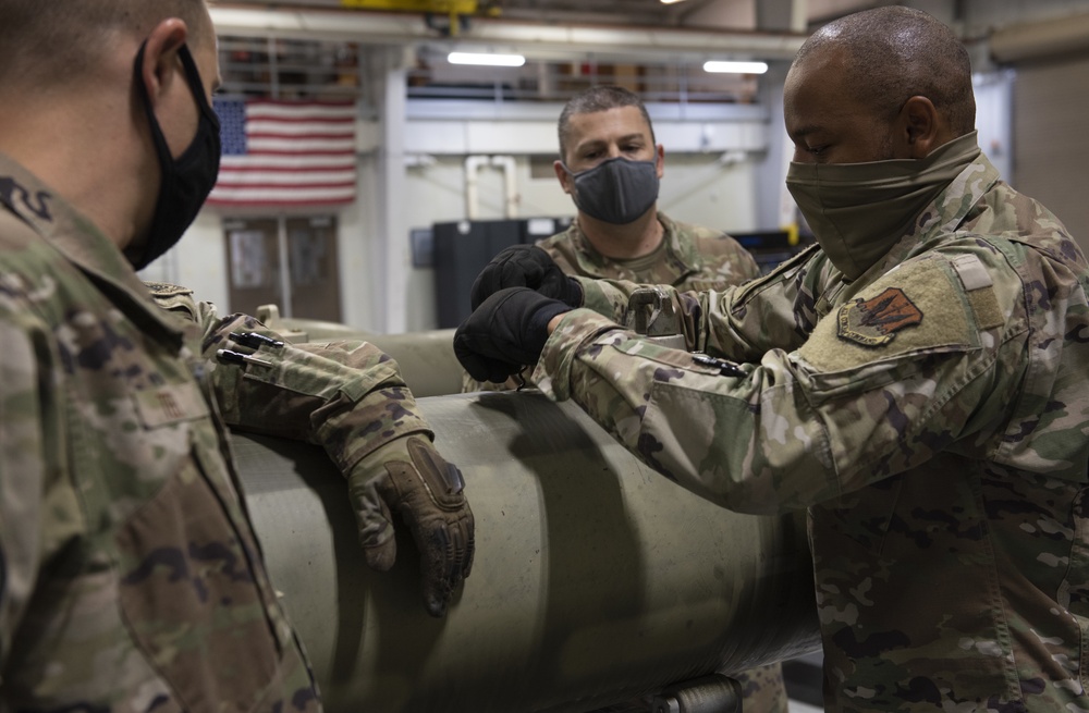 366th MUNS conducts bomb build training during immersion tour