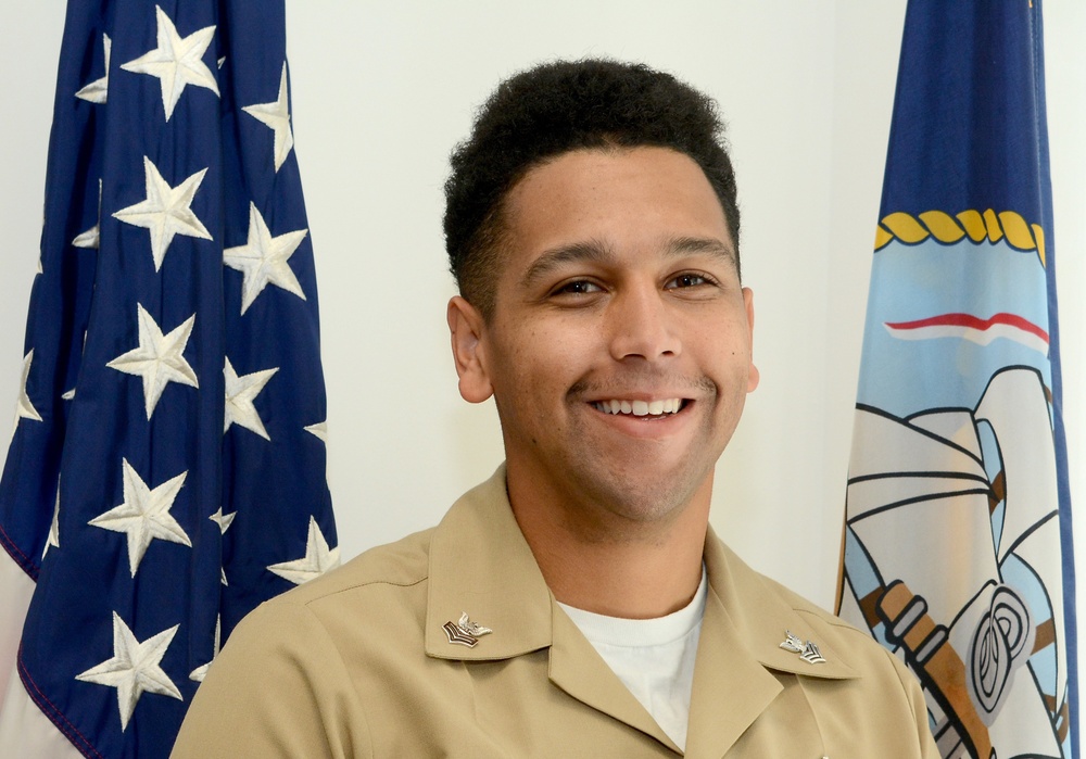 Ohio Recruiter Starts Naval Careers on the Right Track