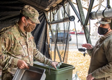 FSS Airmen set up expeditionary kitchen for Polar Force 21-1