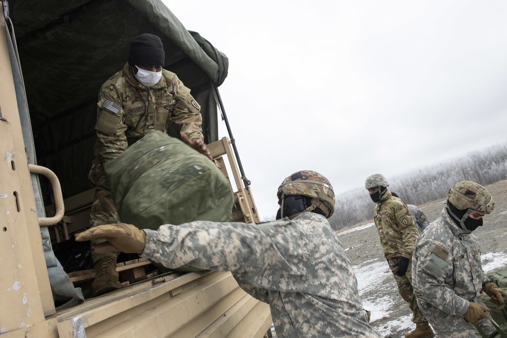 DVIDS - Images - AKARNG aviators and USARAK paratroopers conduct aerial ...