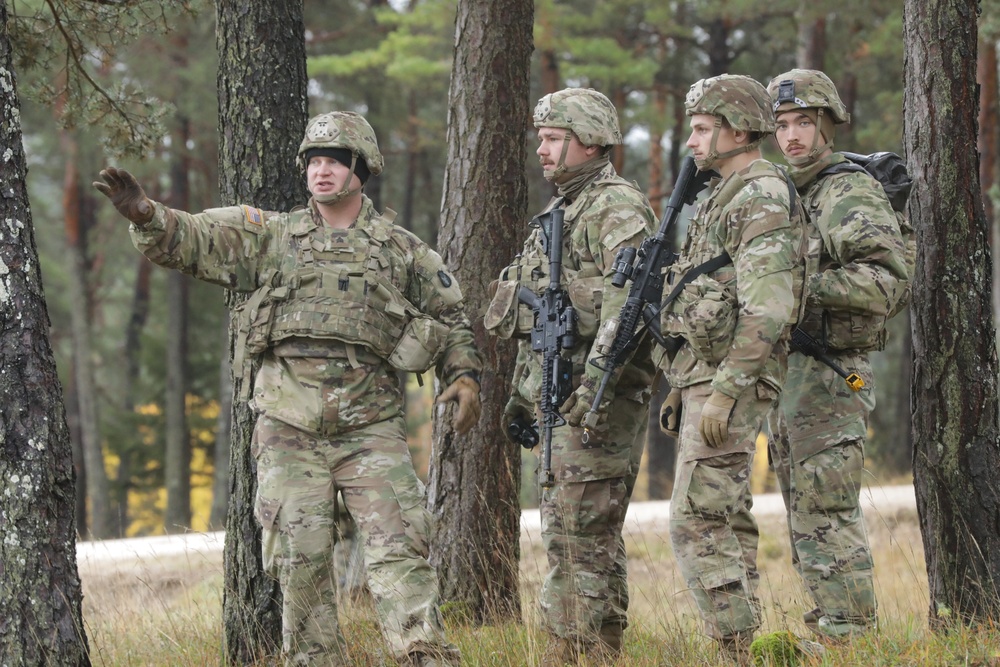 U.S. Army Soldiers conduct Reconnaissance training during KFOR28