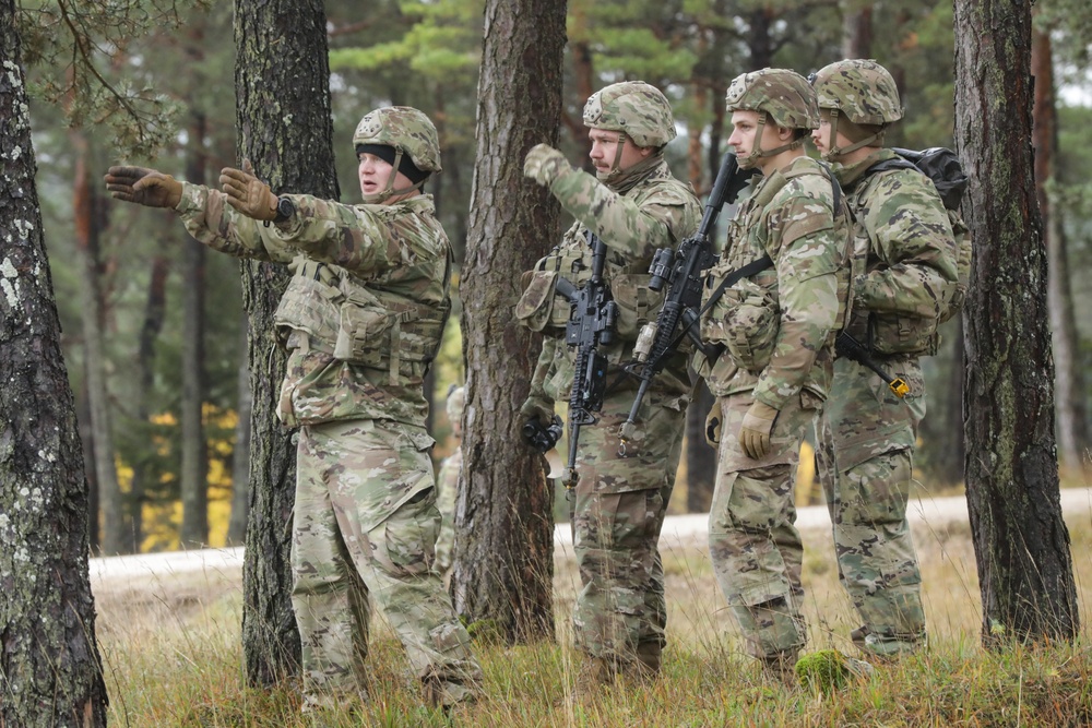 U.S. Army Soldiers conduct Reconnaissance training during KFOR28