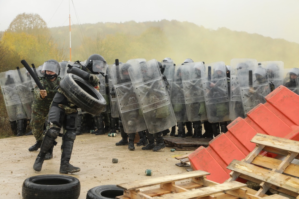 Albanian soldiers conduct freedom of movement training during KFOR28