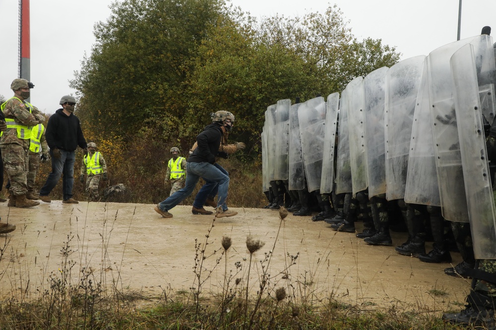 Albanian soldiers conduct freedom of movement training during KFOR28