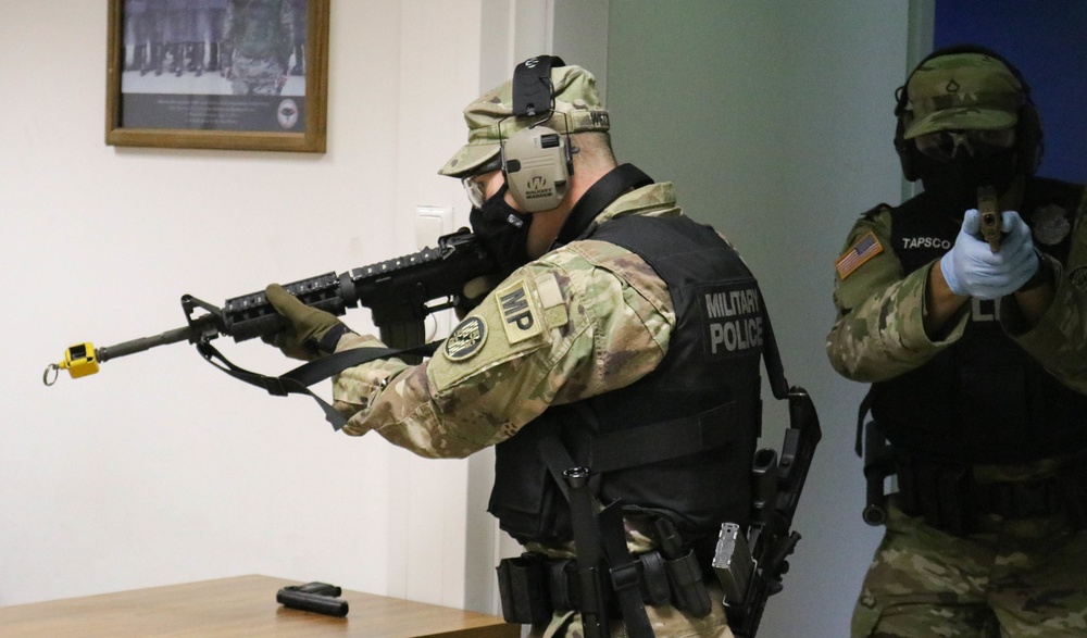 Maryland National Guard military police Soldiers conduct active shooter training