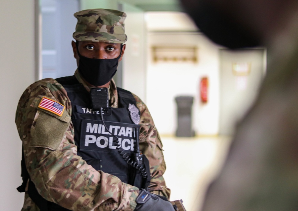 Maryland Army National Guard Soldier conducts active shooter training
